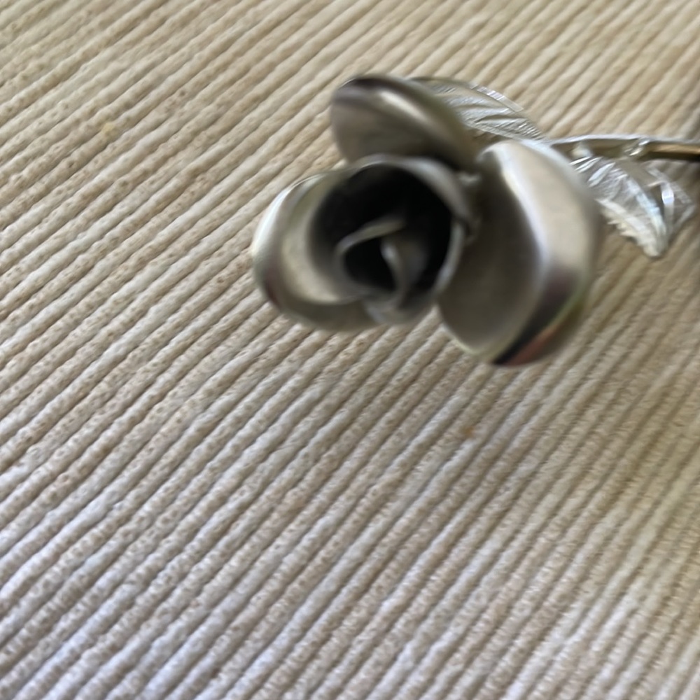Flower Brooches - Picture 3 of 4